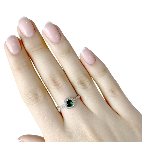 Серебряное кольцо с изумрудом nano 0.723ct