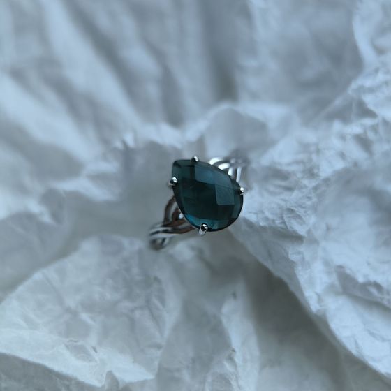 Серебряное кольцо с топазом Лондон Блю 3.363ct