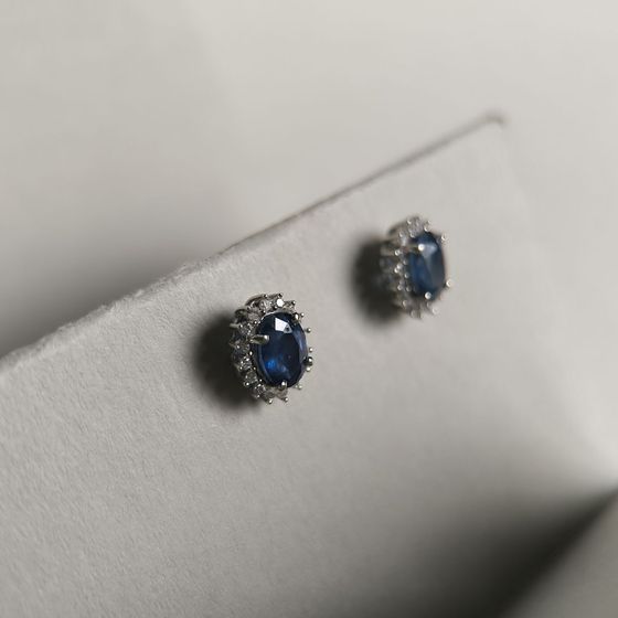 Серебряные серьги с сапфиром 2.237ct, фианитами
