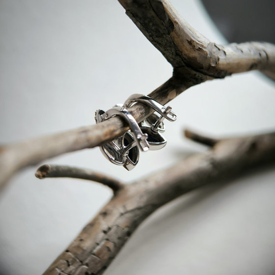 Серебряные серьги с сапфиром 3.326ct, фианитами