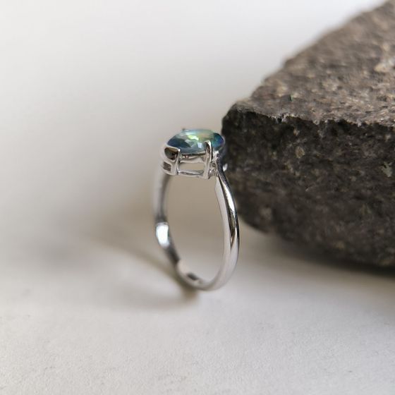 Серебряное кольцо с мистик топазом 0.925ct