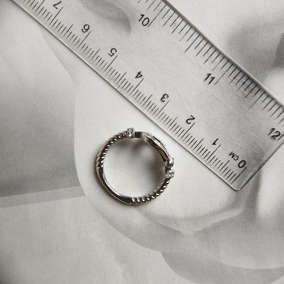 Серебряное кольцо с фианитами