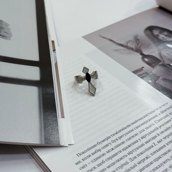 Серебряное кольцо с фианитами