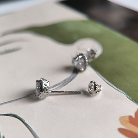 Серебряные серьги с фианитами