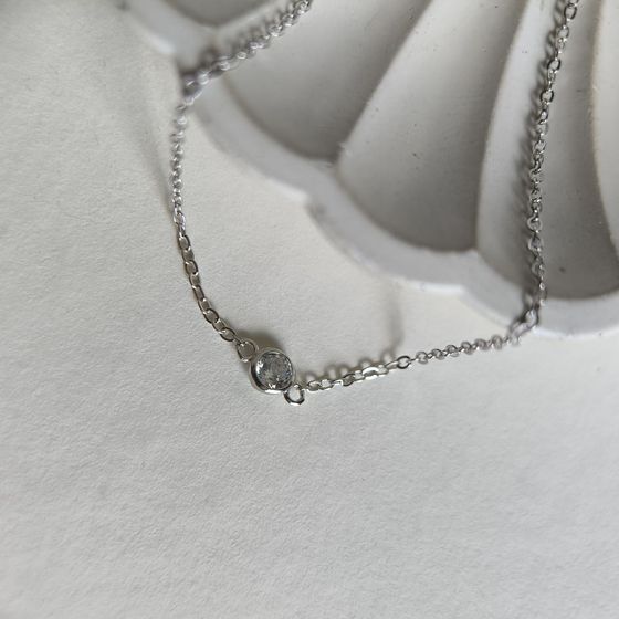 Серебряное колье с фианитами