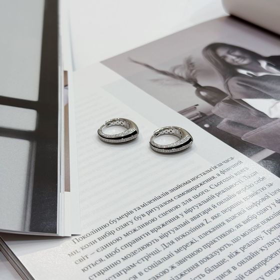 Серебряные серьги с фианитами, емаллю