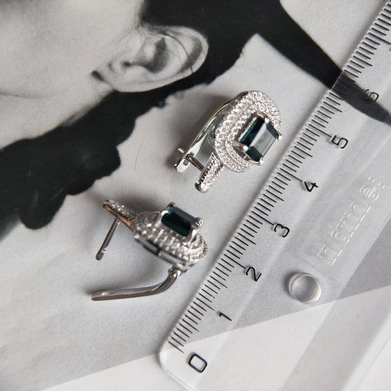 Серебряные серьги с топазом Лондон Блю 4.634ct, фианитами