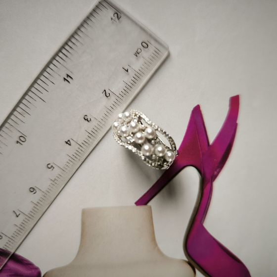 Серебряное кольцо с жемчугом 2.5ct