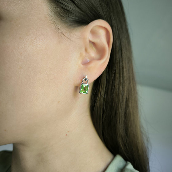 Серебряные серьги с хризолітом 2.721ct