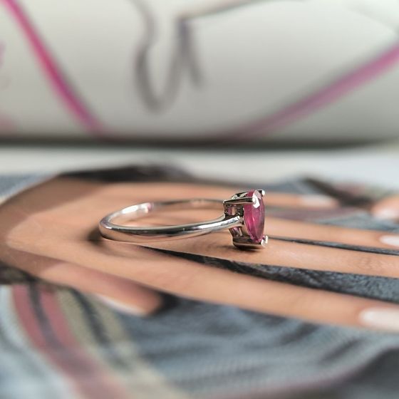 Серебряное кольцо с рубином 0.975ct