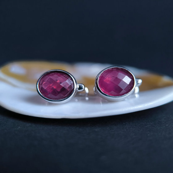 Серебряные серьги с рубином 7ct