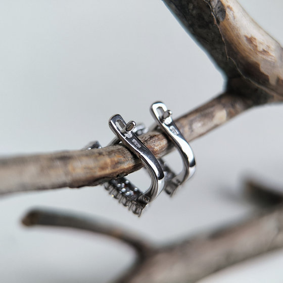 Серебряные серьги с гранатом 1.369ct