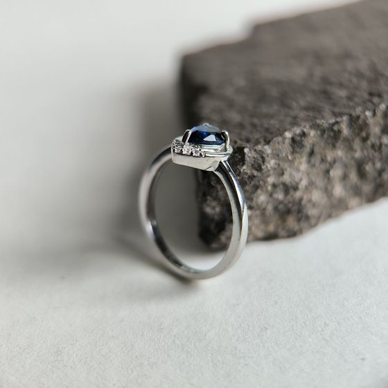 Серебряное кольцо с сапфиром nano 0.588ct