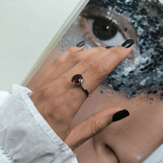 Серебряное кольцо с гранатом nano 2.714ct, фианитами