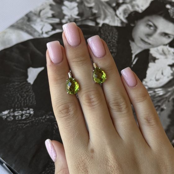 Серебряные серьги с хризолітом 8.4ct