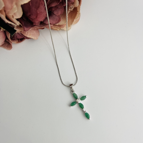 Серебряный крестик с изумрудом 1.148ct