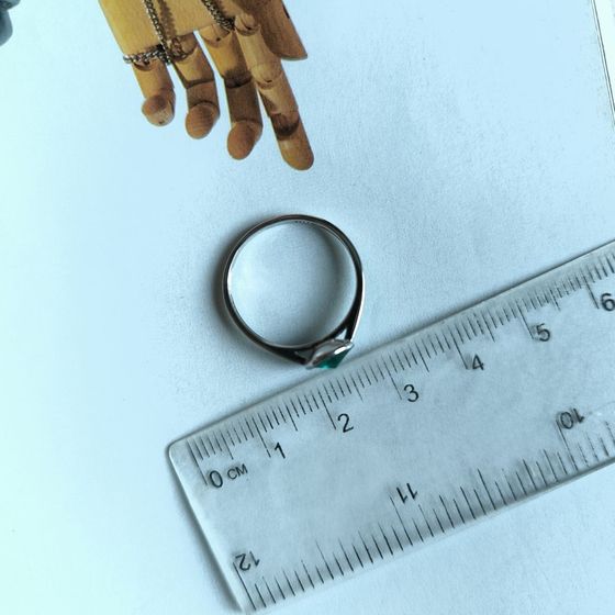 Серебряное кольцо с фианитами