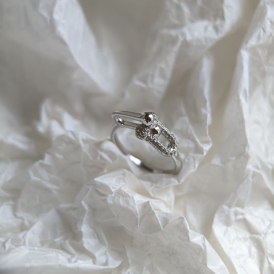 Серебряное кольцо с фианитами