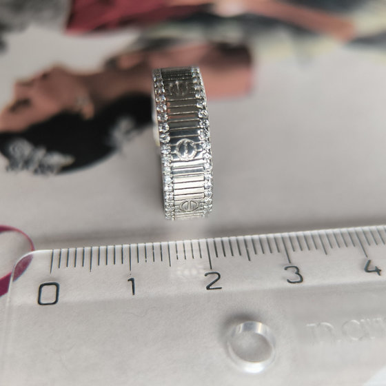 Серебряное кольцо с фианитами