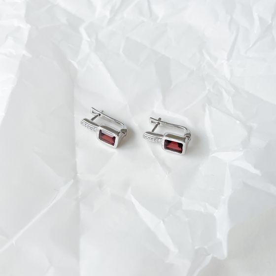 Серебряные серьги с гранатом 2.627ct