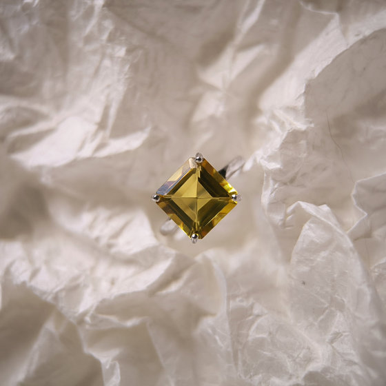 Серебряное кольцо с цитрином nano 4.52ct