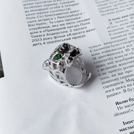 Серебряное кольцо с фианитами, емаллю