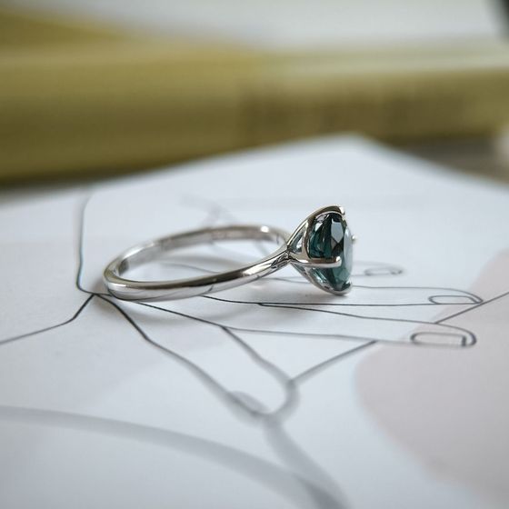 Серебряное кольцо с топазом Лондон Блю 1.558ct