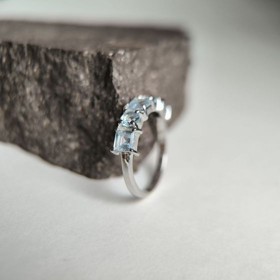 Серебряное кольцо с топазом 1.85ct