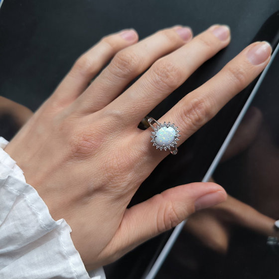 Серебряное кольцо с опалом 1.265ct, фианитами