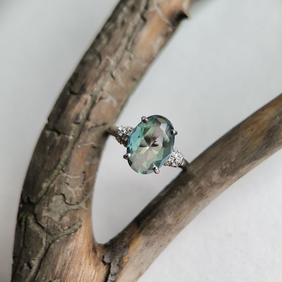 Серебряное кольцо с мистик топазом 3.78ct