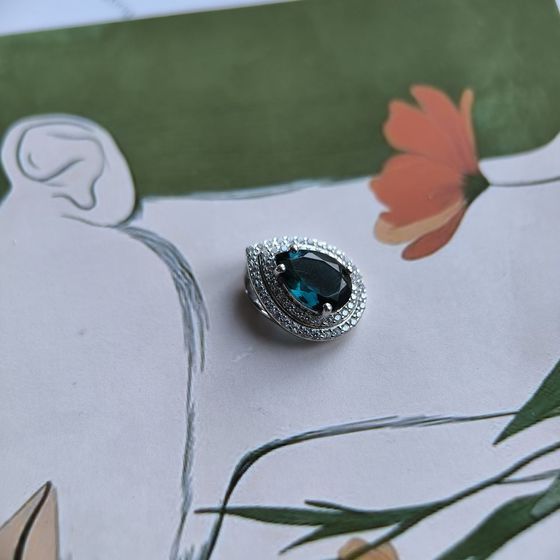Серебряная подвеска с топазом Лондон Блю 2.203ct, фианитами