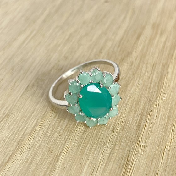 Серебряное кольцо с изумрудом 3.859ct