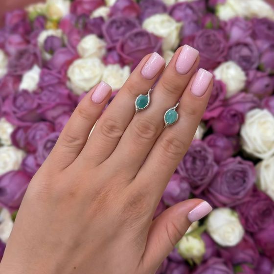 Серебряные серьги с изумрудом