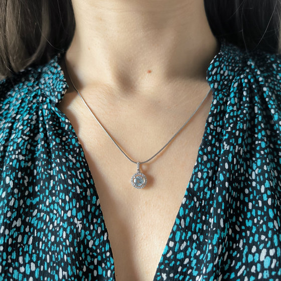 Серебряная подвеска с топазом 1.3ct, фианитами