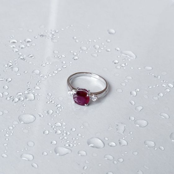Серебряное кольцо с рубином 2.963ct, фианитами
