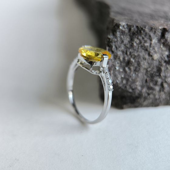 Серебряное кольцо с цитрином nano 2.885ct, фианитами