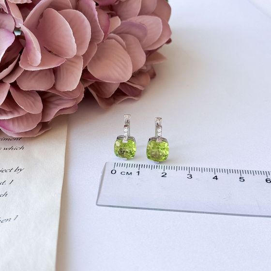 Серебряные серьги с хризолітом 6.489ct