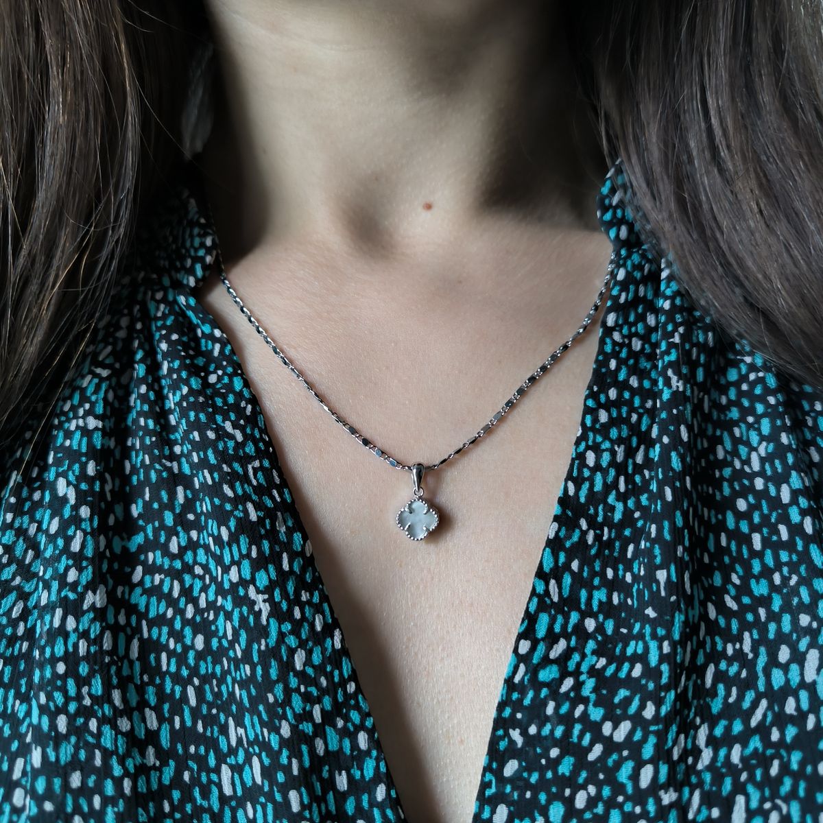 Серебряная подвеска с перламутром