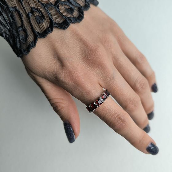 Серебряное кольцо с гранатом 1.969ct