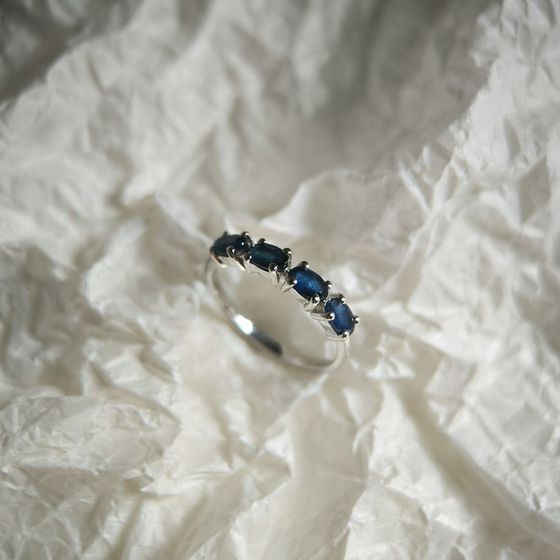 Серебряное кольцо с сапфиром