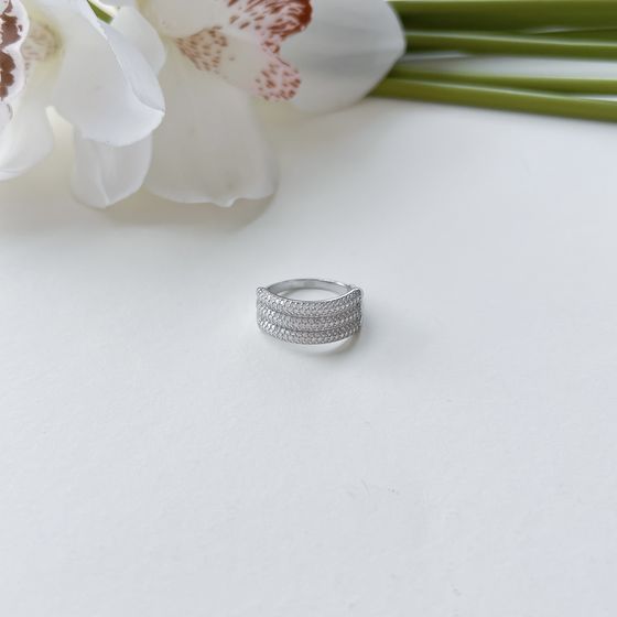 Серебряное кольцо с фианитами
