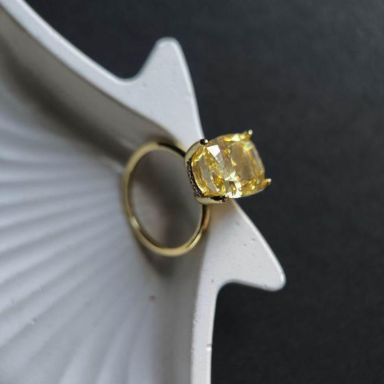 Серебряное кольцо с фианитами