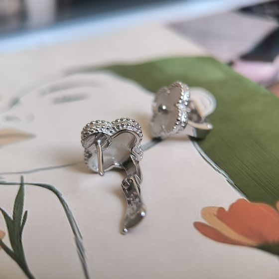 Серебряные серьги с перламутром, фианитами