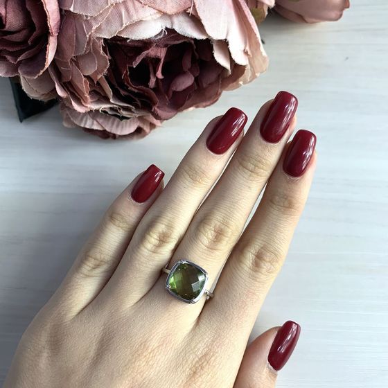 Серебряное кольцо с султанитом Серебряное кольцо с султанитом