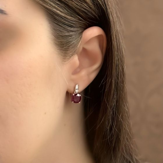 Серебряные серьги с рубином 5.808ct, фианитами