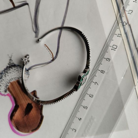 Серебряный браслет с малахитом, фианитами