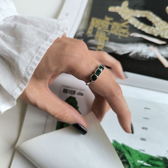 Серебряное кольцо с фианитами