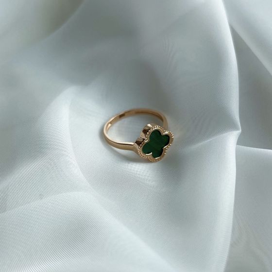 Золотое кольцо с малахитом