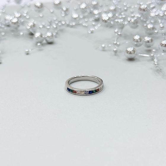 Серебряное кольцо с фианитами Серебряное кольцо с фианитами