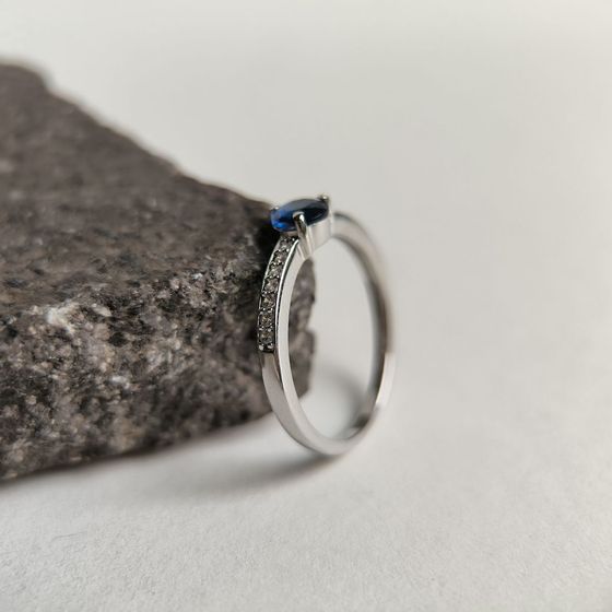 Серебряное кольцо с сапфиром nano 0.561ct